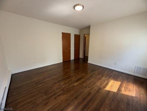 16 Roosevelt Place Montclair NJ 07042
