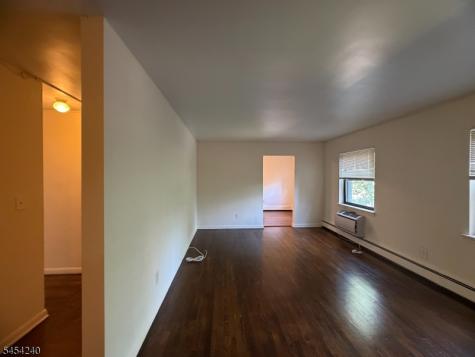 16 Roosevelt Place Montclair NJ 07042