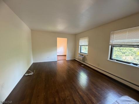 16 Roosevelt Place Montclair NJ 07042