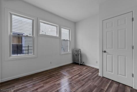 268 Leslie Street Newark NJ 07112