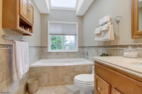 83 Leonardo Court West Orange NJ 07052