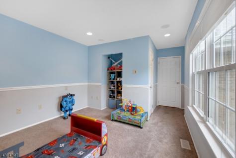 83 Leonardo Court West Orange NJ 07052