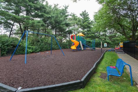 83 Leonardo Court West Orange NJ 07052