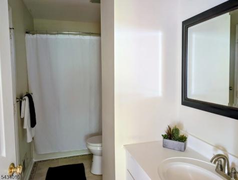 20 Cambridge Court Montgomery NJ 08540
