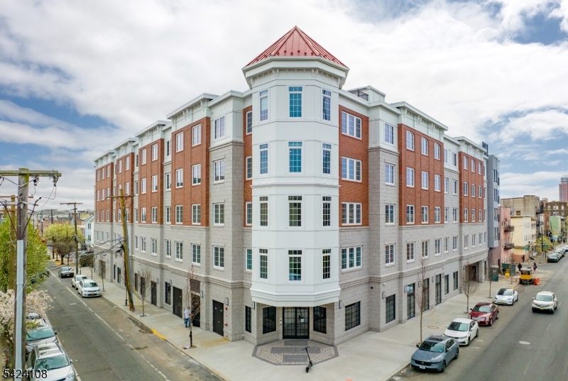 558 Market Street Newark NJ 07105