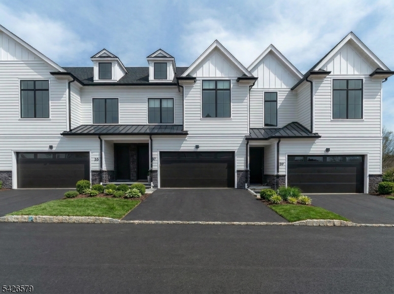 27 Feldman Court Paramus NJ 07652