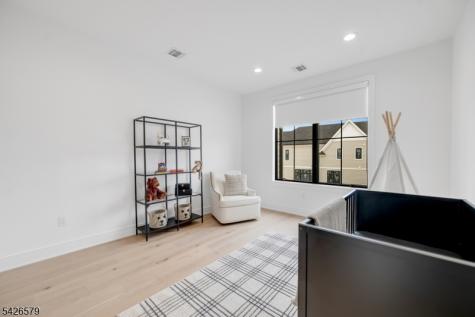 27 Feldman Court Paramus NJ 07652
