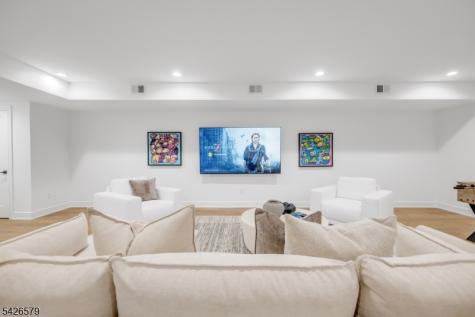 27 Feldman Court Paramus NJ 07652