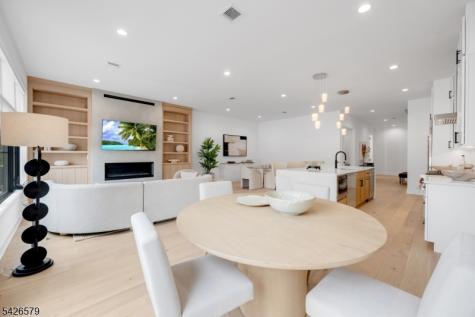 27 Feldman Court Paramus NJ 07652