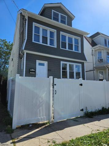 228 W End Avenue Newark NJ 07106