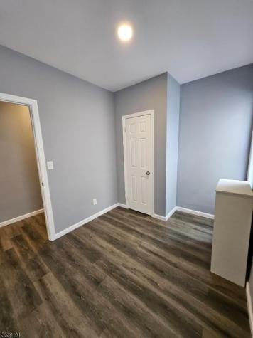 228 W End Avenue Newark NJ 07106