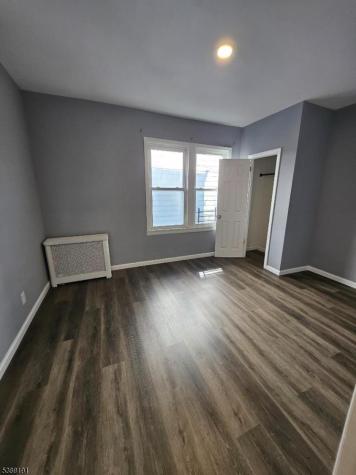 228 W End Avenue Newark NJ 07106