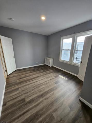 228 W End Avenue Newark NJ 07106