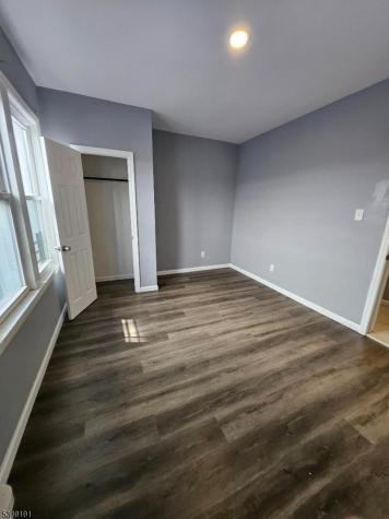 228 W End Avenue Newark NJ 07106