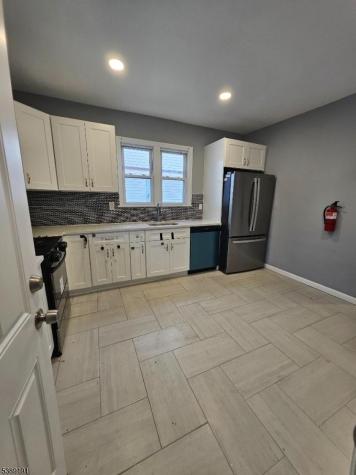 228 W End Avenue Newark NJ 07106