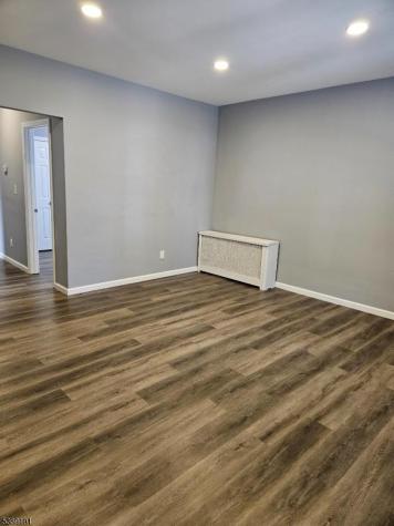 228 W End Avenue Newark NJ 07106