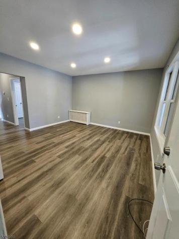 228 W End Avenue Newark NJ 07106
