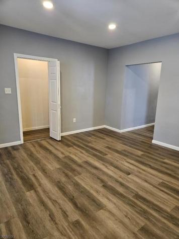228 W End Avenue Newark NJ 07106