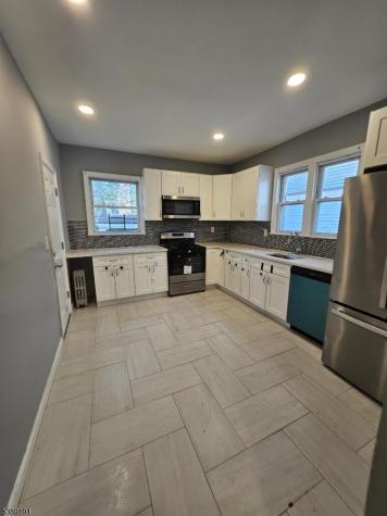 228 W End Avenue Newark NJ 07106