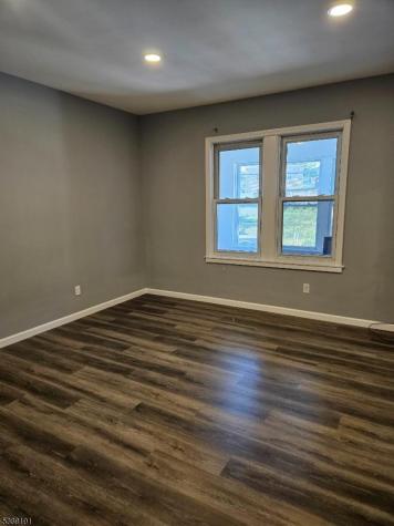 228 W End Avenue Newark NJ 07106
