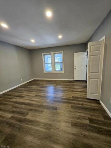 228 W End Avenue Newark NJ 07106