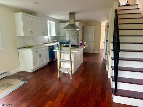 4 Leigh Street Clinton NJ 08809