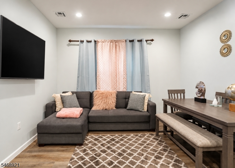 135 Fabyan Place Newark NJ 07112