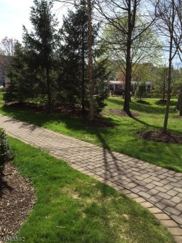 627 Binghampton Lane Livingston NJ 07039