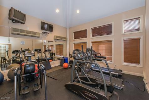 627 Binghampton Lane Livingston NJ 07039