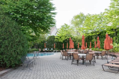 627 Binghampton Lane Livingston NJ 07039