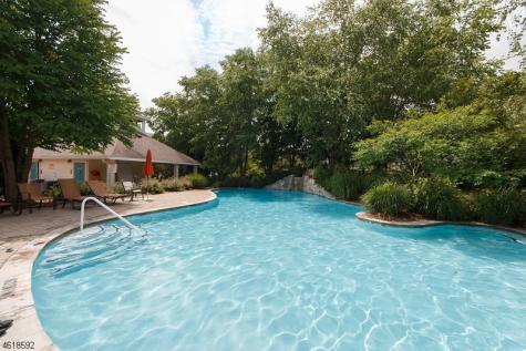 627 Binghampton Lane Livingston NJ 07039