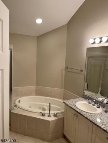 627 Binghampton Lane Livingston NJ 07039