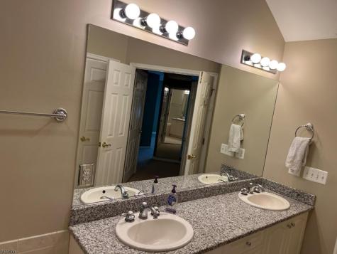 627 Binghampton Lane Livingston NJ 07039