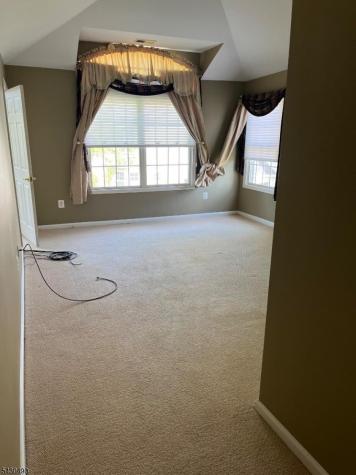 627 Binghampton Lane Livingston NJ 07039