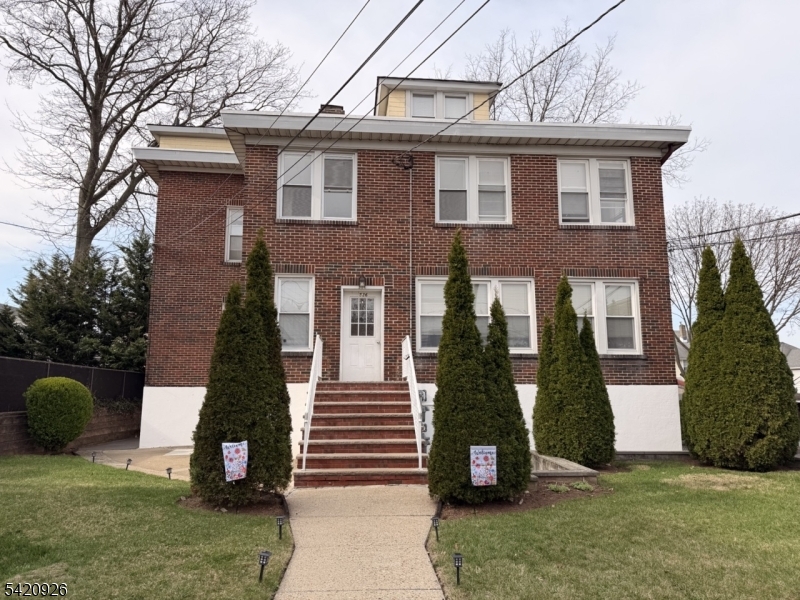 536 Lake Avenue Lyndhurst NJ 07071