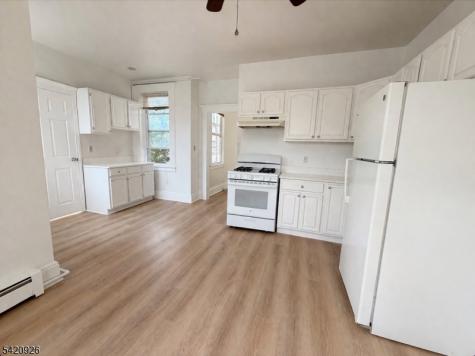 536 Lake Avenue Lyndhurst NJ 07071