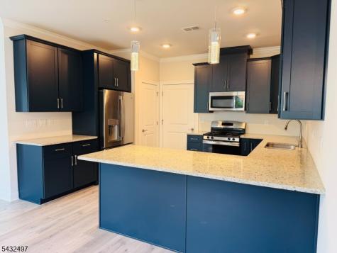 810 Greenland Square Highland Park NJ 08904