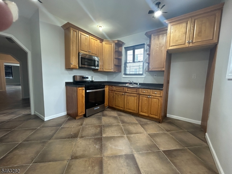 163 Dewey St, Unit 1 Newark NJ 07112