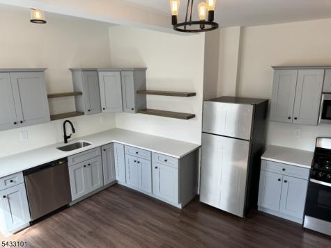 43 1ST Avenue Raritan NJ 08869