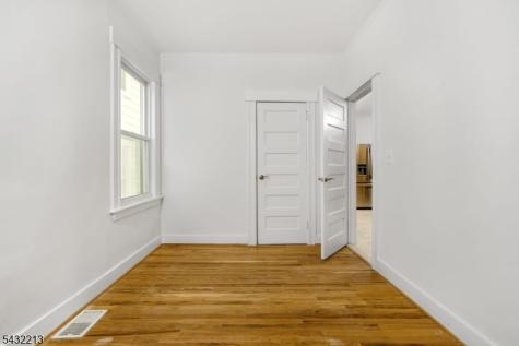 39 Struyk Avenue Prospect Park NJ 07508