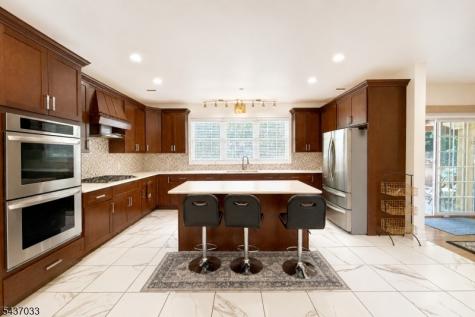 18 Dehart Court Wayne NJ 07470