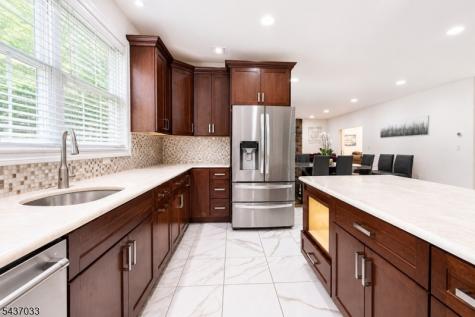 18 Dehart Court Wayne NJ 07470