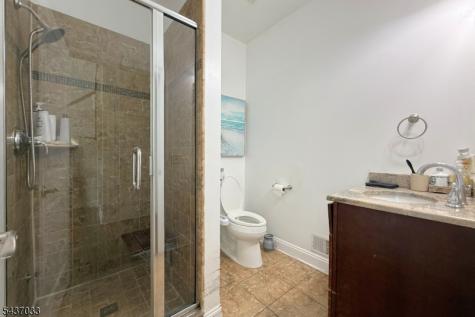 18 Dehart Court Wayne NJ 07470