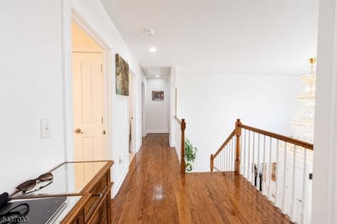 18 Dehart Court Wayne NJ 07470