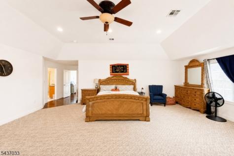 18 Dehart Court Wayne NJ 07470