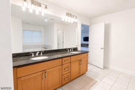 18 Dehart Court Wayne NJ 07470