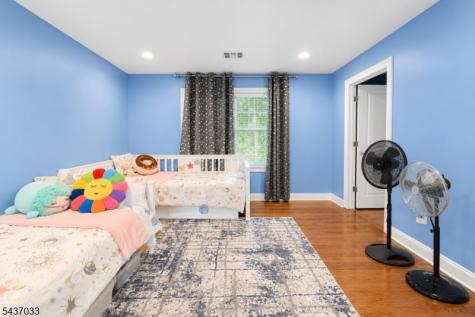 18 Dehart Court Wayne NJ 07470