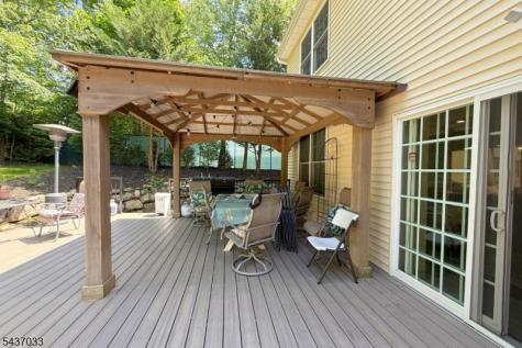 18 Dehart Court Wayne NJ 07470