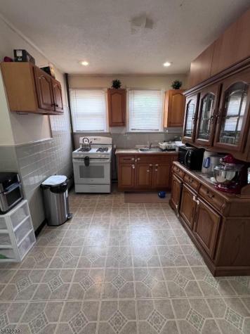 243 Madison Avenue Clifton NJ 07011