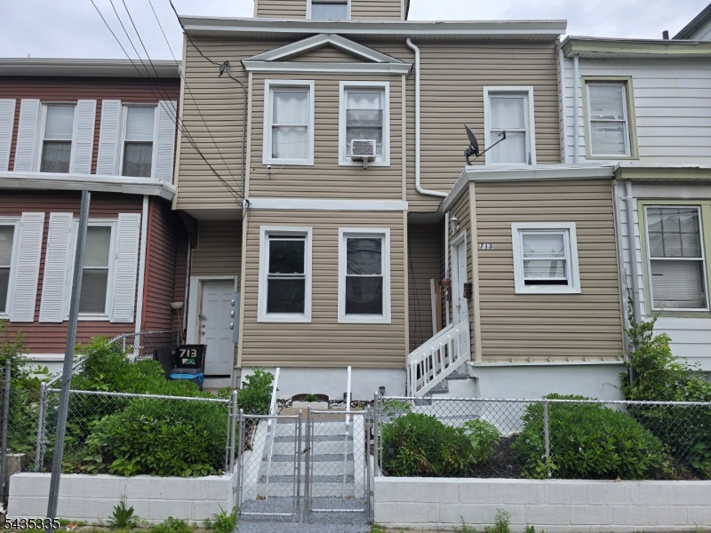713 E 27th Street Paterson NJ 07504